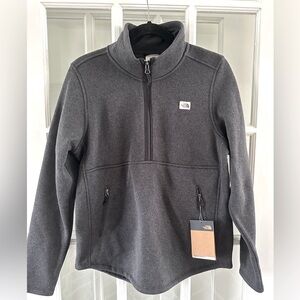 The North Face women’s 1/4 zip pullover- NEW WITH TAGS